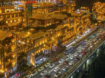 新能源汽车的“底特律”，大概就在山峦之间